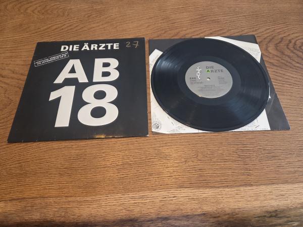 Die Ärzte Ab 18 CBS 1987 LSP 980288 1 Deutsche Pressung VG+/VG+(Cover oben rechts beschrieben)